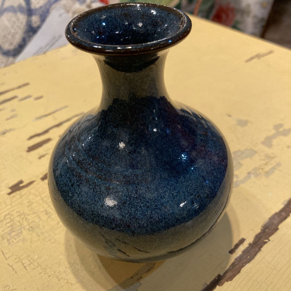 Blue Art Pottery Vase 4.5T x3.5W