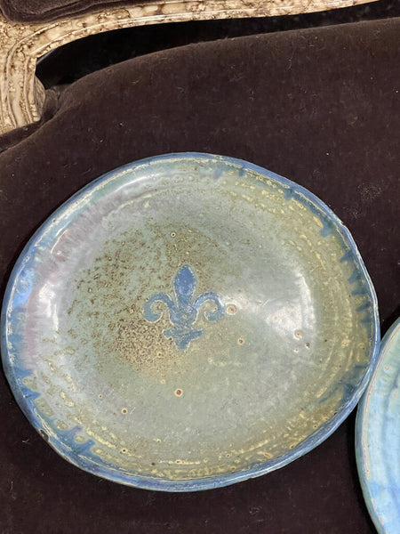 Fleur de lis pottery plate