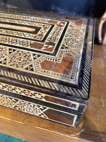 Moroccan inlay slotted box 12x8x3