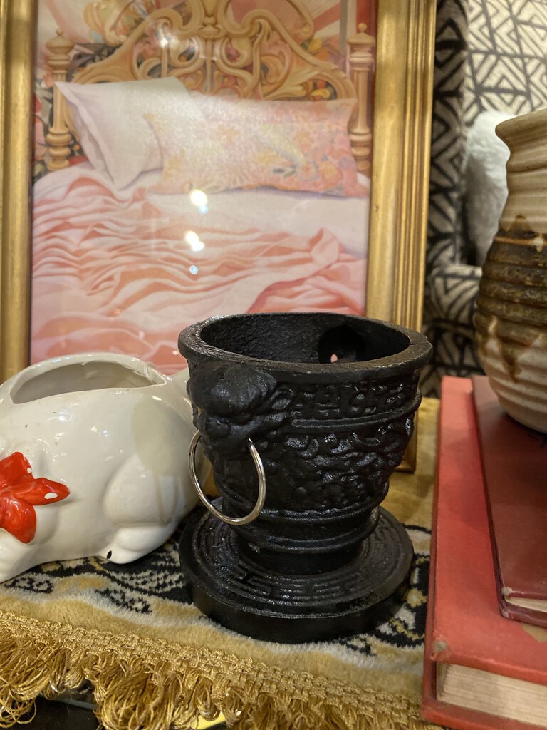 Cast iron lion cup