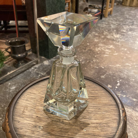 Vintage crystal perfume bottle (7,5" H)
