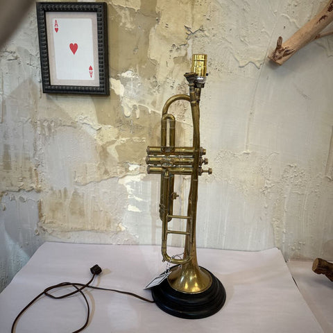 VINTAGE BRASS TRUMPET LAMP 24"H WITHOUT SHADE